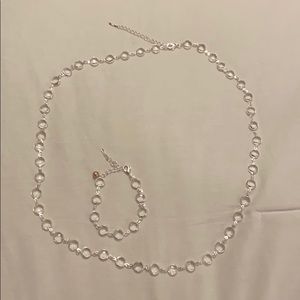 Vantel Pearls bracelet/necklace set